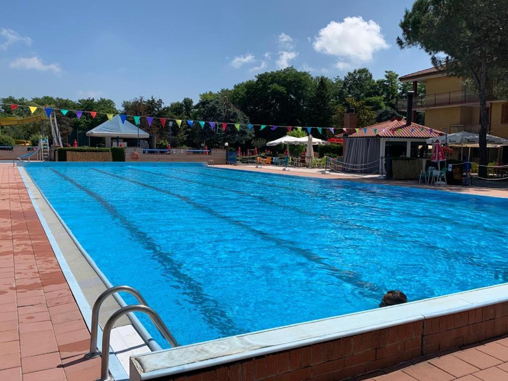 Piscina San Lorenzo Santhià Exterior foto